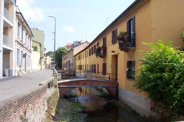 Dove c'era un canale, un mulino e la campagna, ora c'è il nuovo parco Segantini.