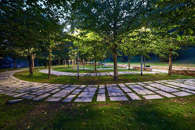 Esiste un luogo, a Milano, in cui si respira aria buona: il Giardino dei Giusti