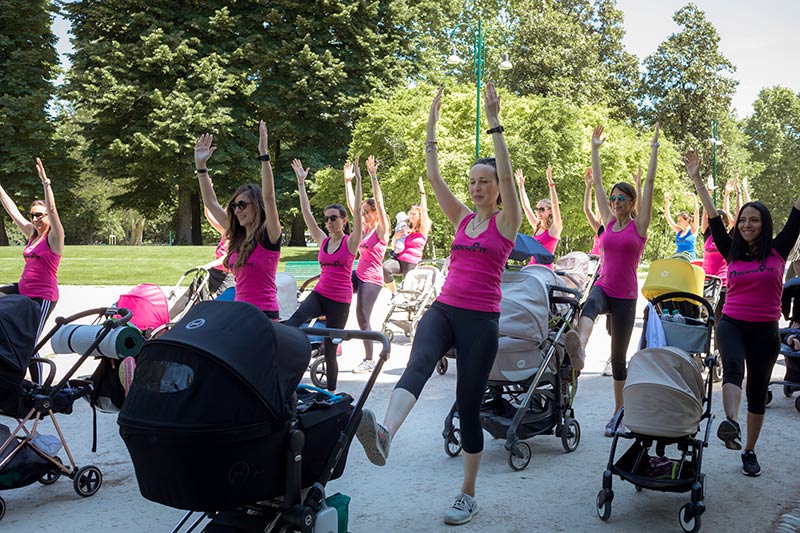 allenamento neo-mamme al parco con bebe